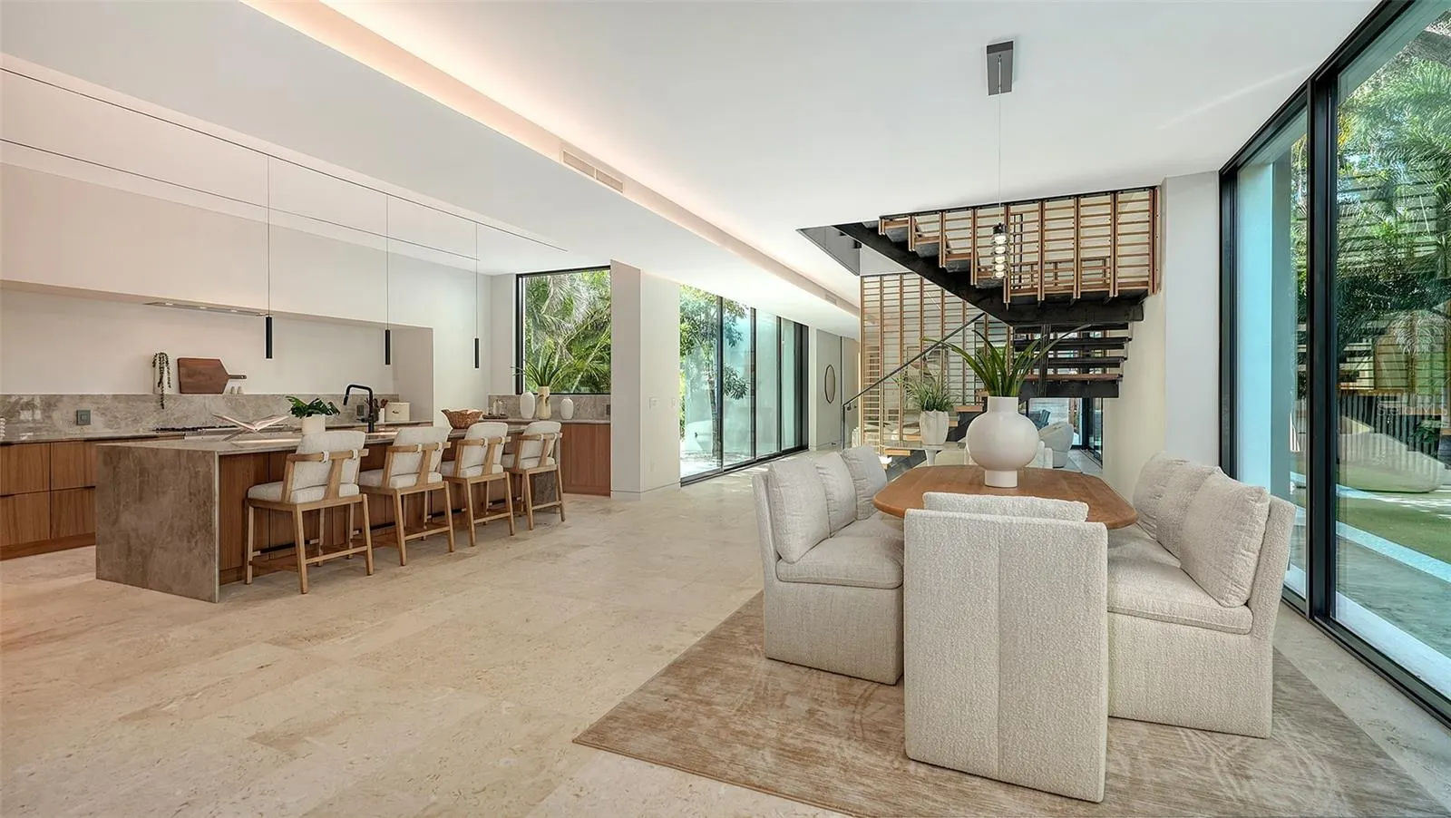 1642 BAHIA VISTA ST