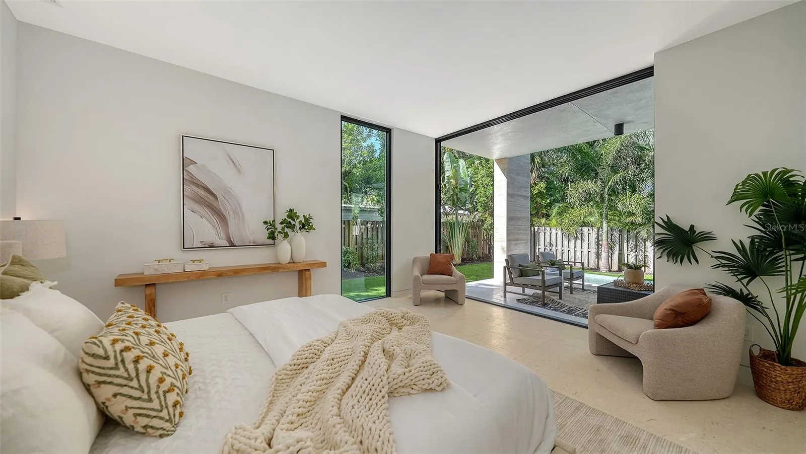 1642 BAHIA VISTA ST