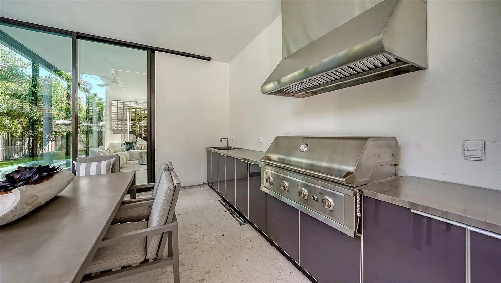 1642 BAHIA VISTA ST