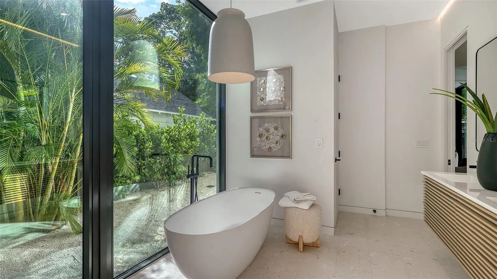 1642 BAHIA VISTA ST