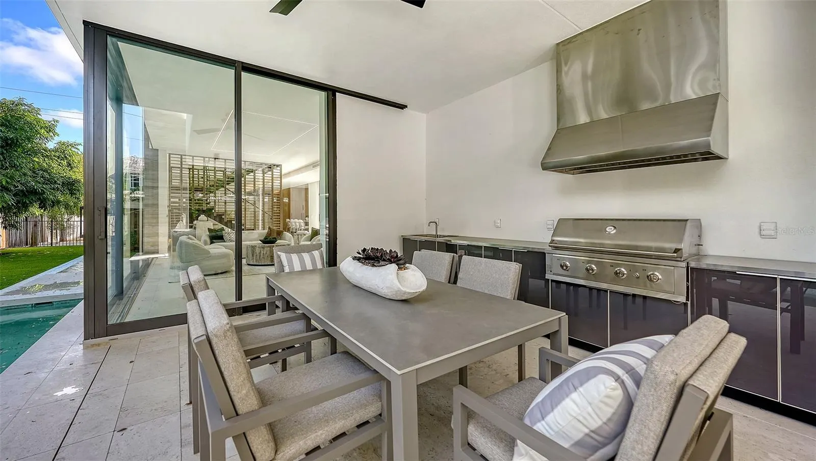 1642 BAHIA VISTA ST
