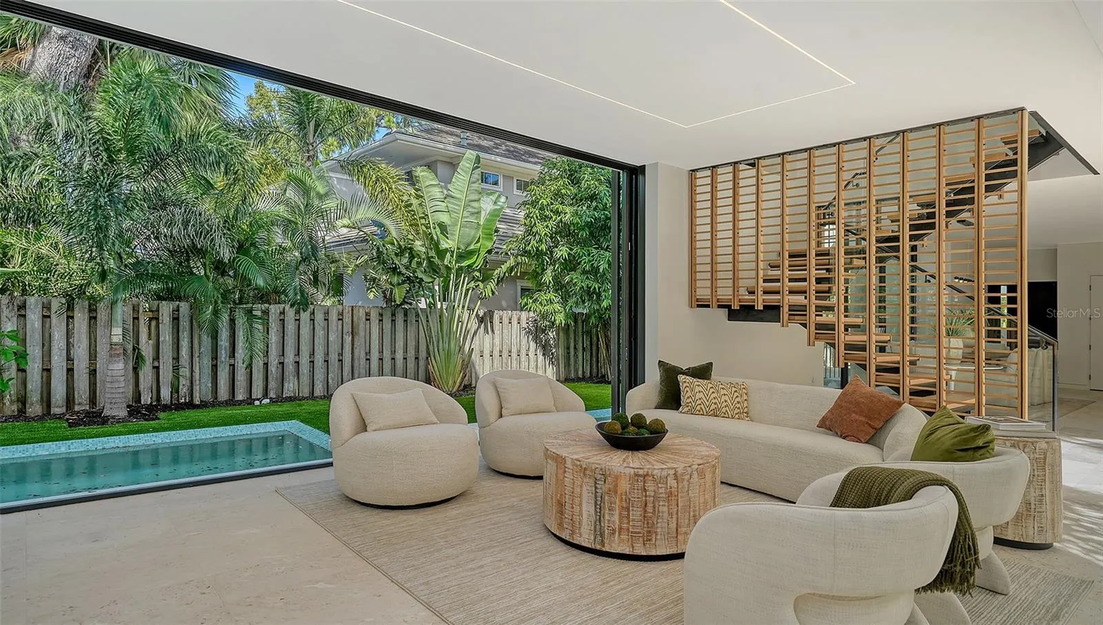 1642 BAHIA VISTA ST