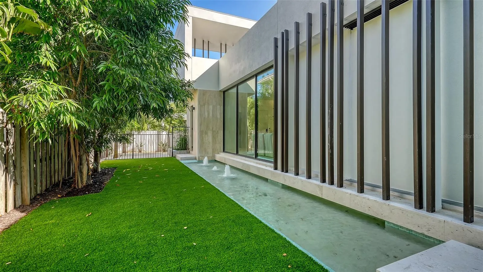 1642 BAHIA VISTA ST