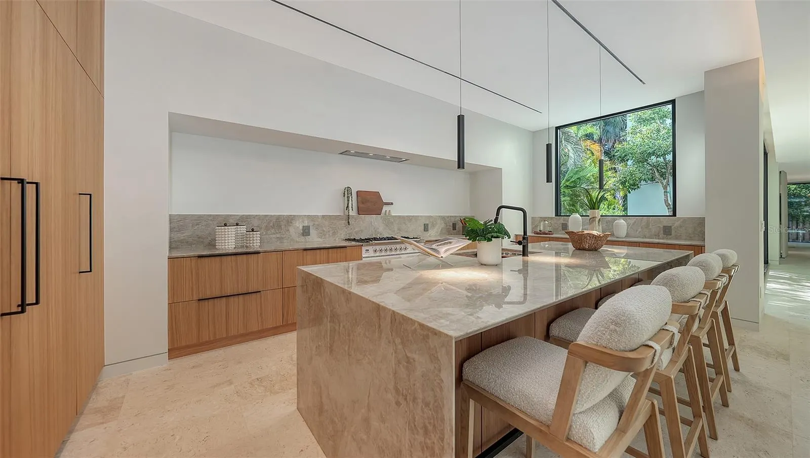 1642 BAHIA VISTA ST