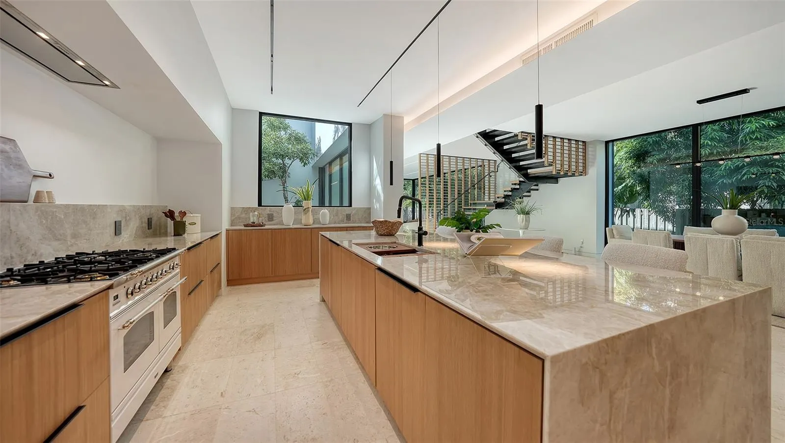 1642 BAHIA VISTA ST