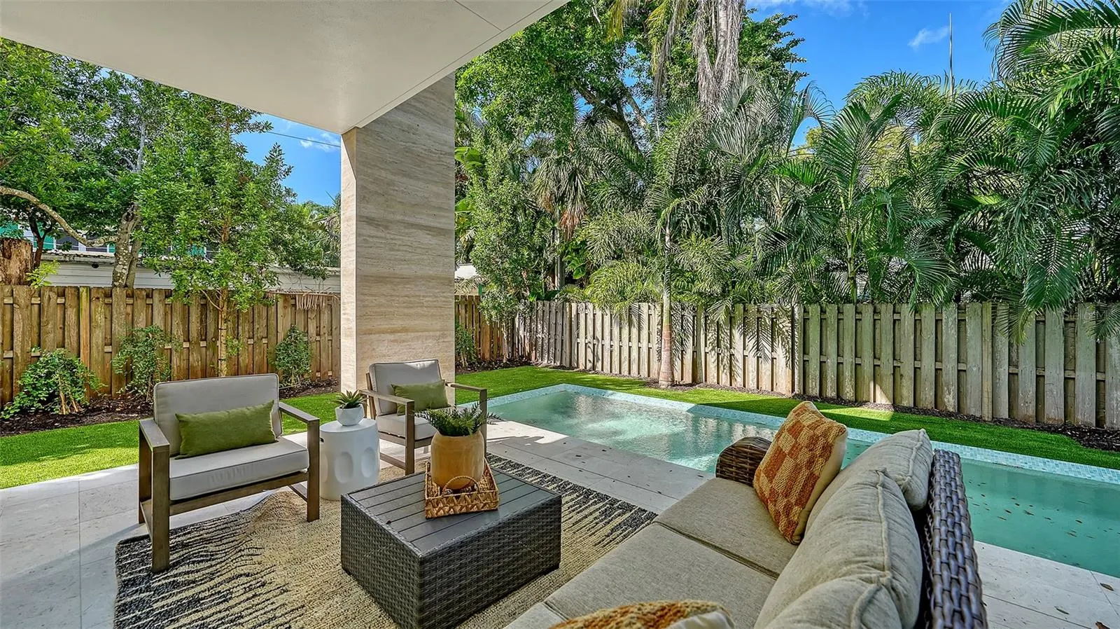 1642 BAHIA VISTA ST