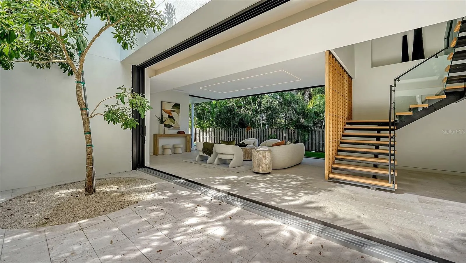 1642 BAHIA VISTA ST