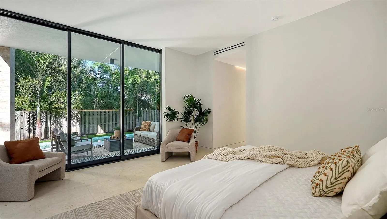1642 BAHIA VISTA ST