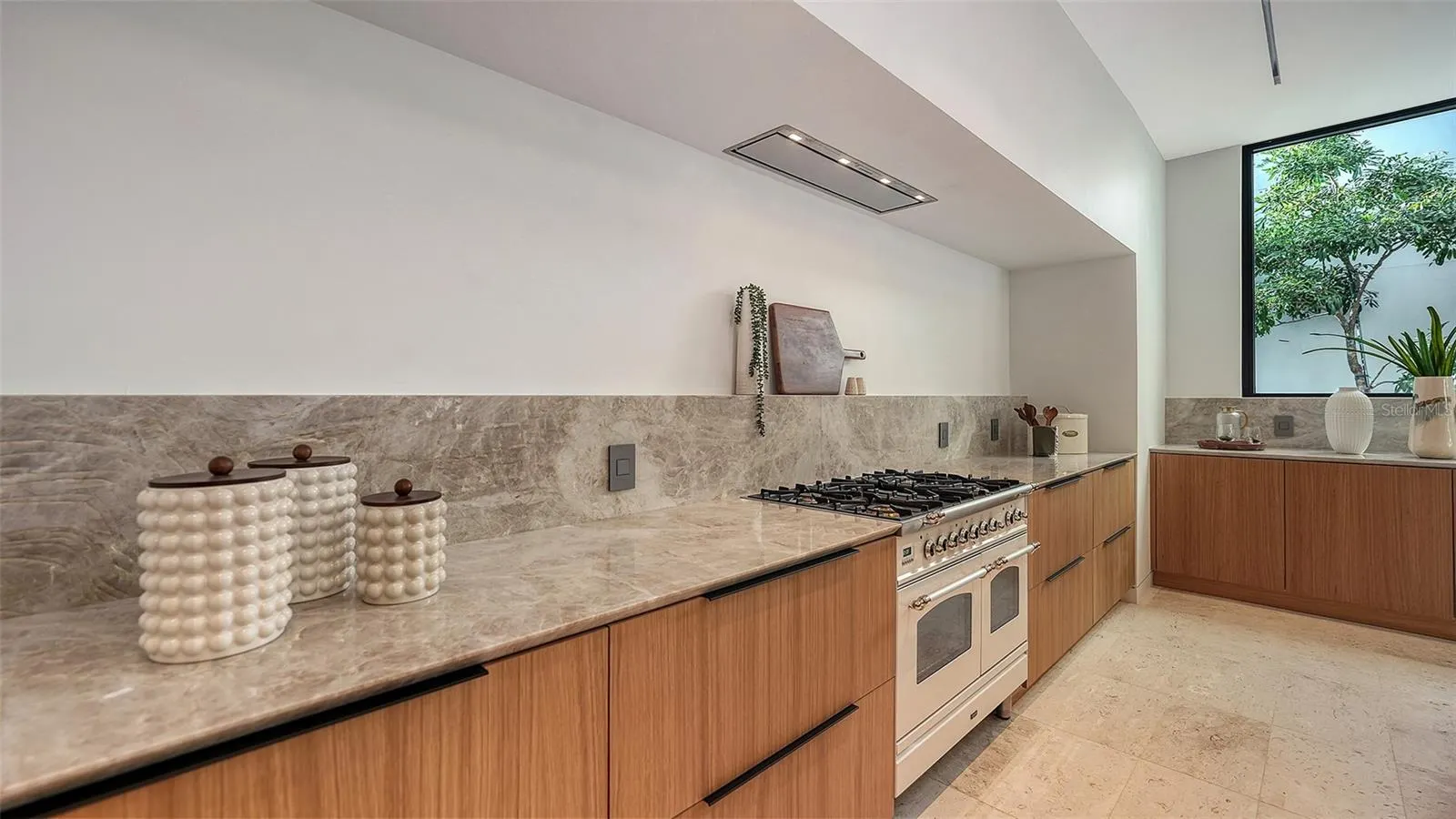 1642 BAHIA VISTA ST