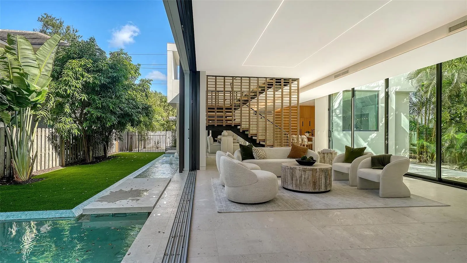 1642 BAHIA VISTA ST