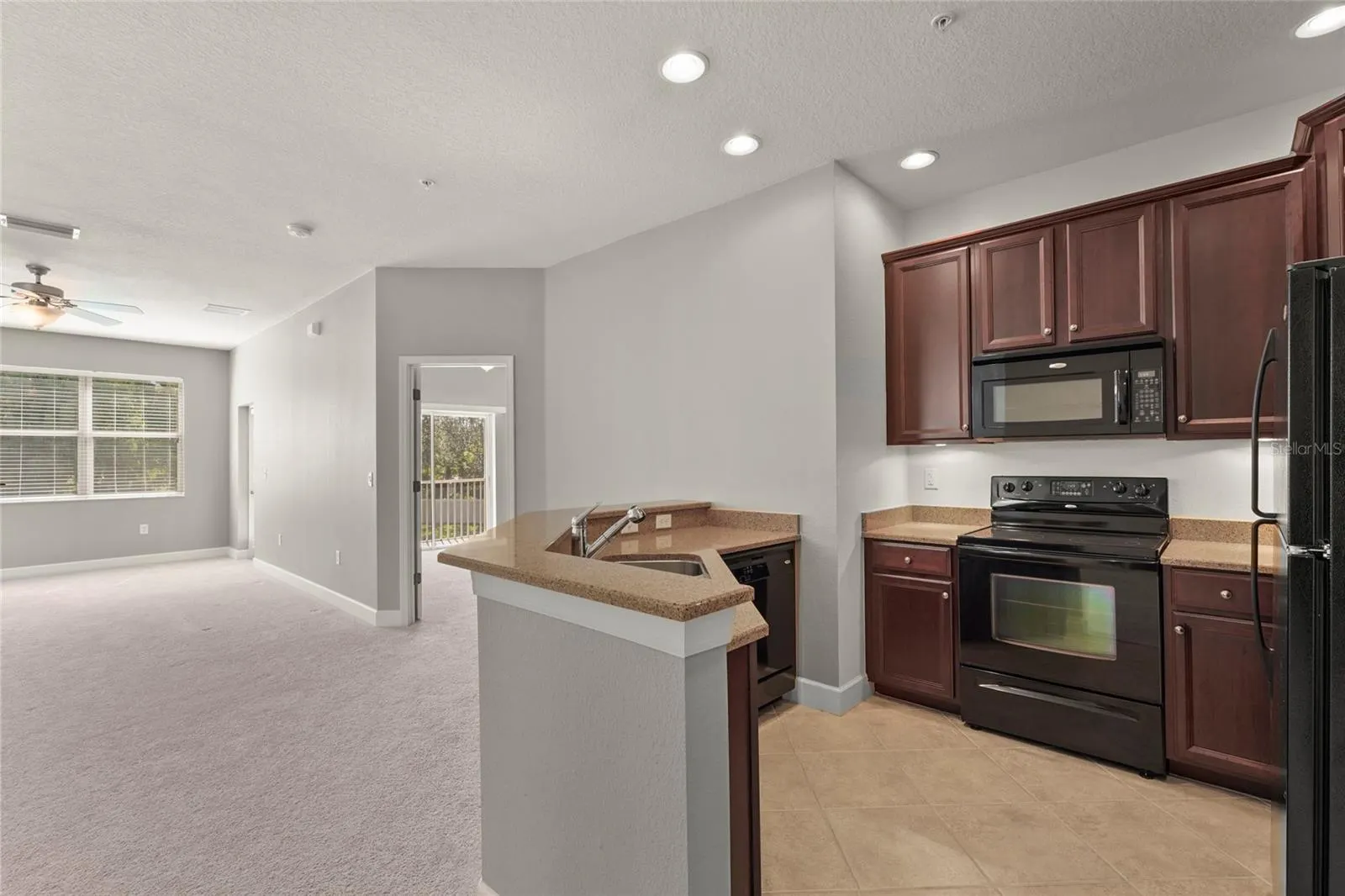 3671 PARKRIDGE CIR #8-201, #8-201
