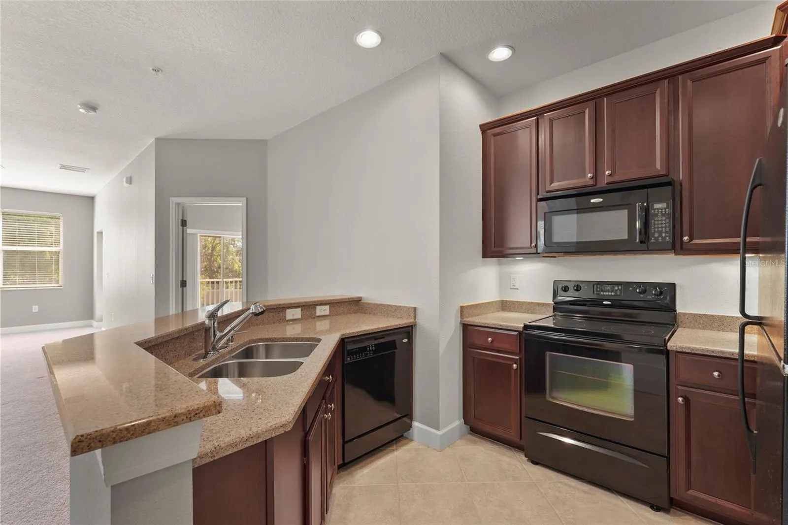 3671 PARKRIDGE CIR #8-201, #8-201