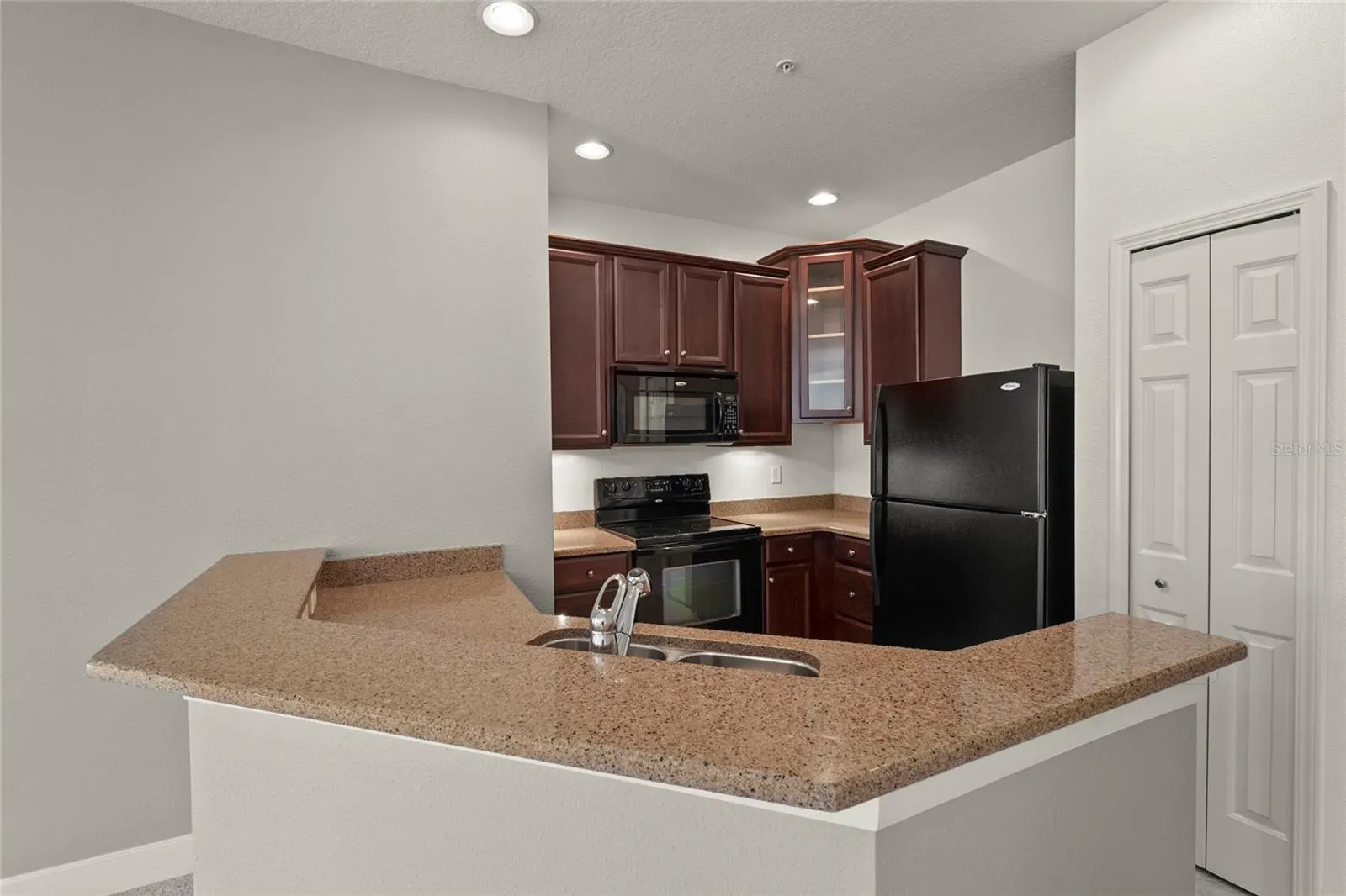 3671 PARKRIDGE CIR #8-201, #8-201