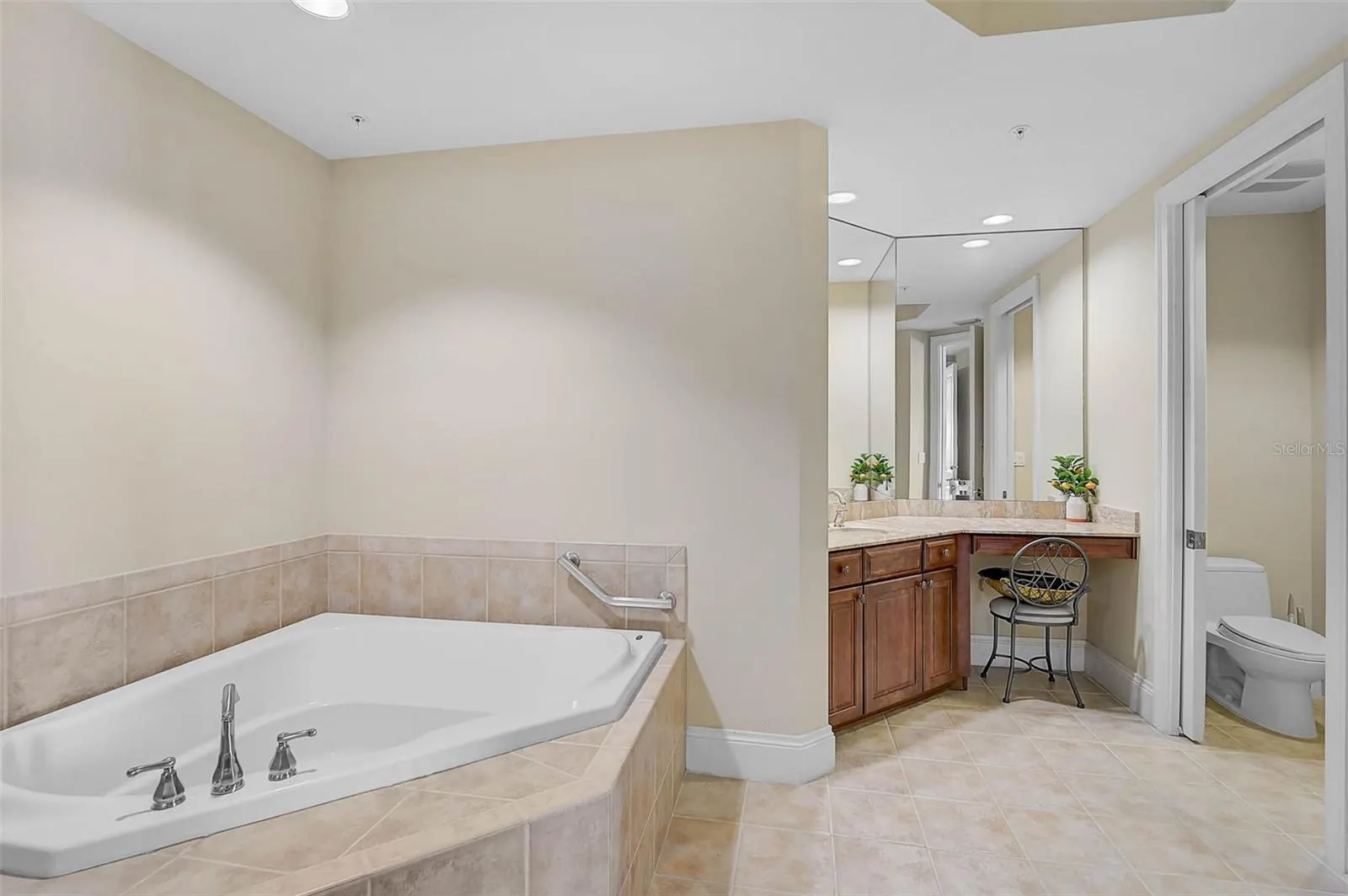 130 RIVIERA DUNES WAY #804, #804