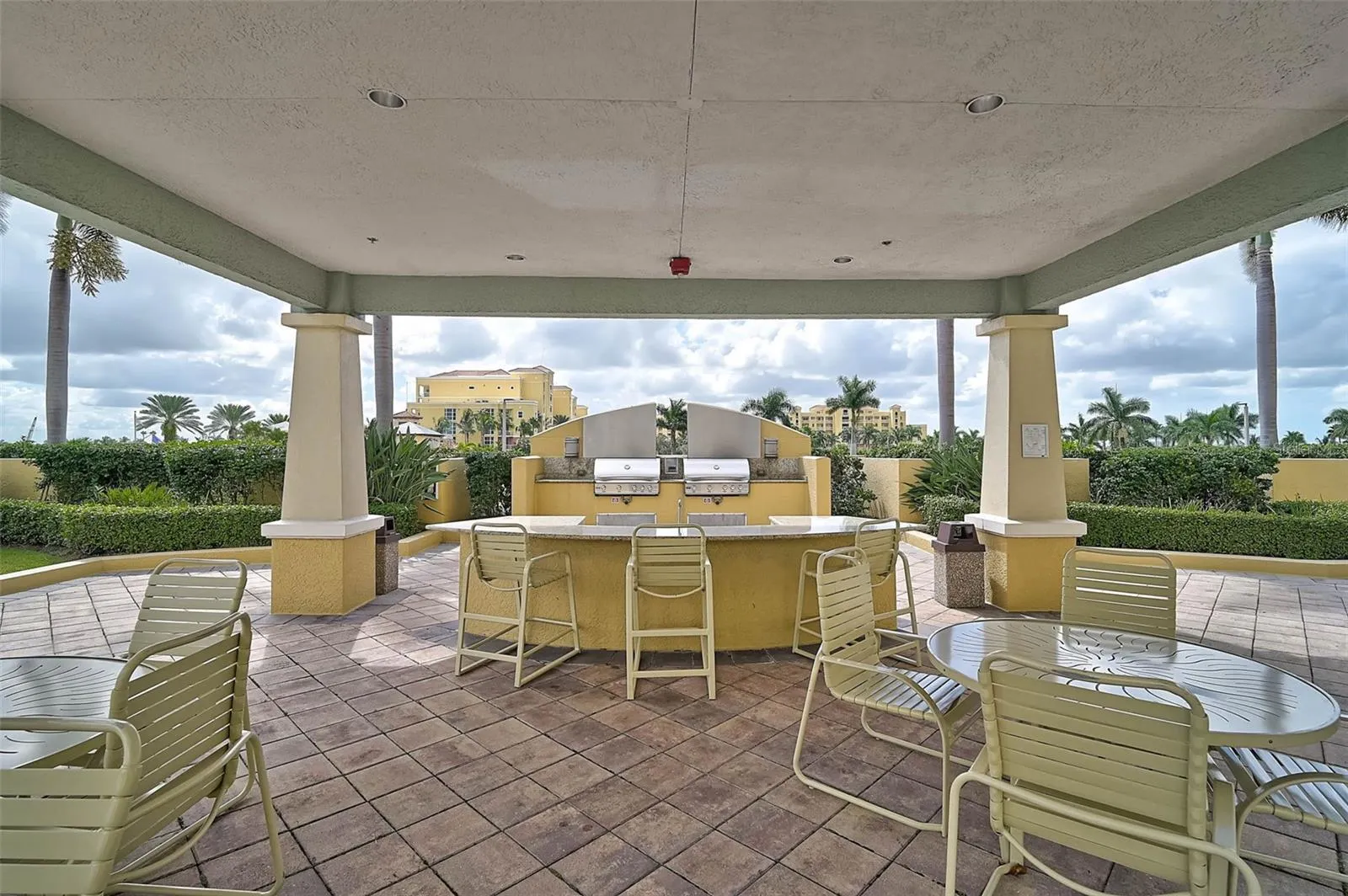 130 RIVIERA DUNES WAY #804, #804
