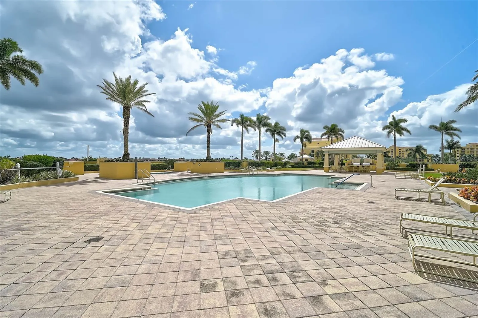 130 RIVIERA DUNES WAY #804, #804