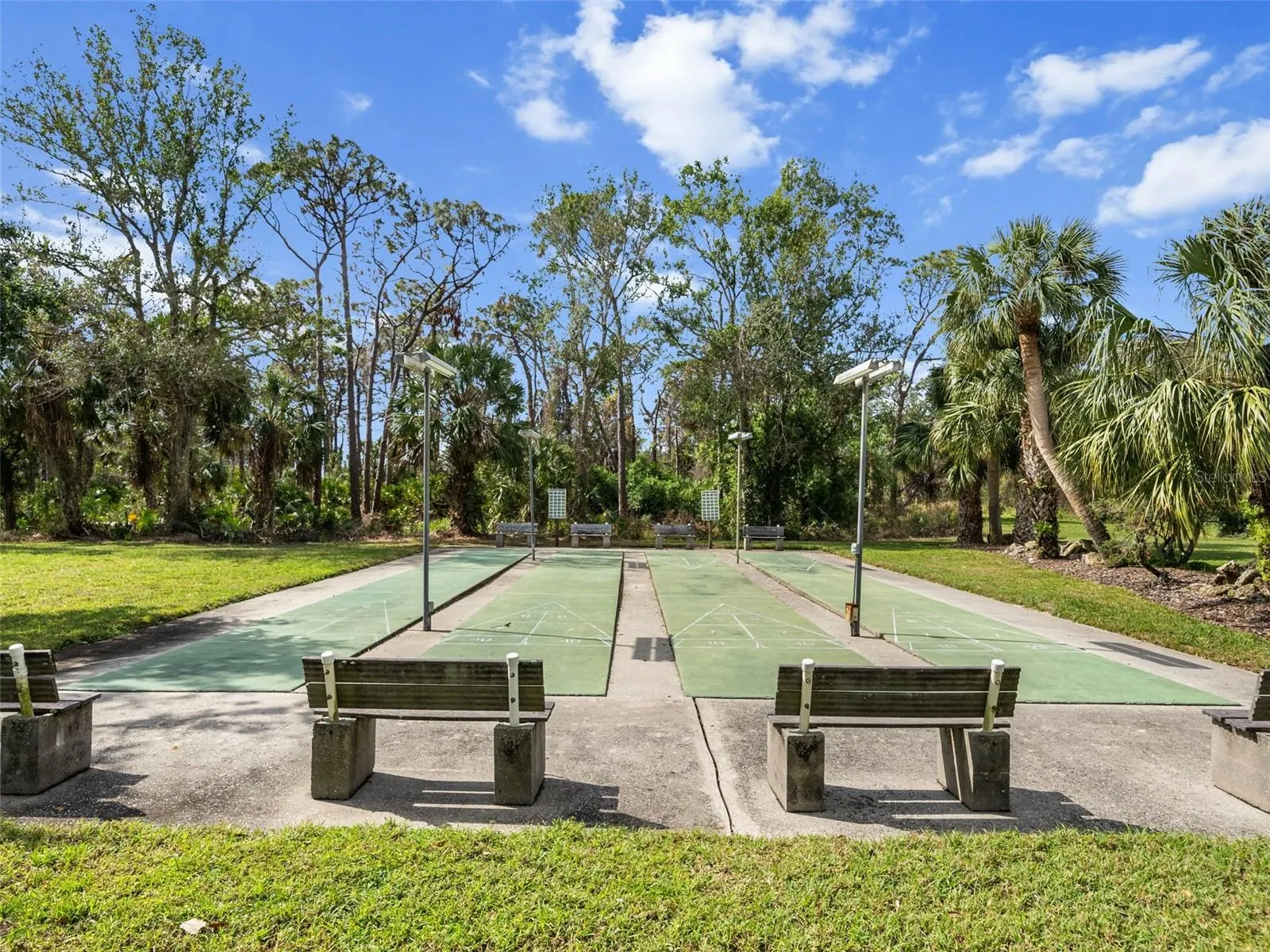 1239 PINEBROOK WAY