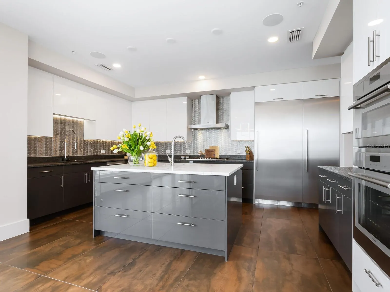 540 N TAMIAMI TRL #1201, #1201