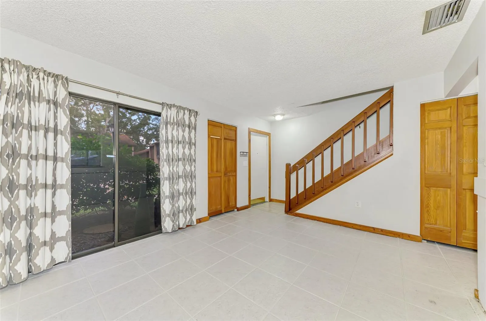 977 SUNRIDGE DR #113, #113