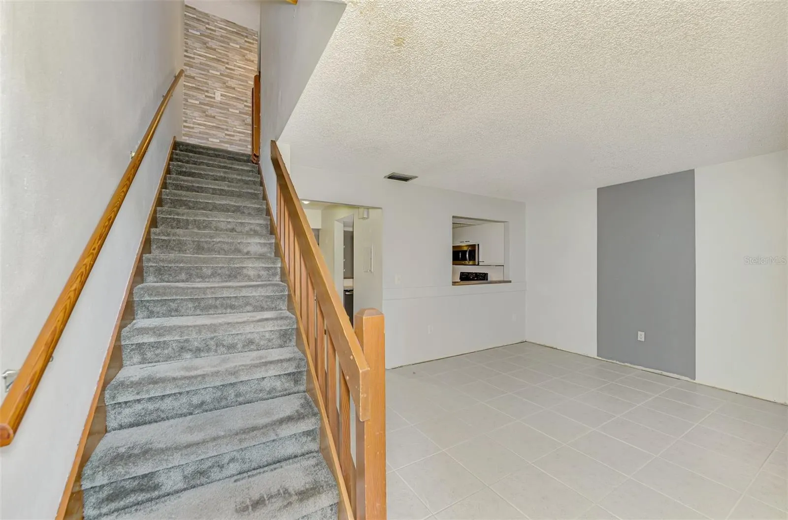 977 SUNRIDGE DR #113, #113