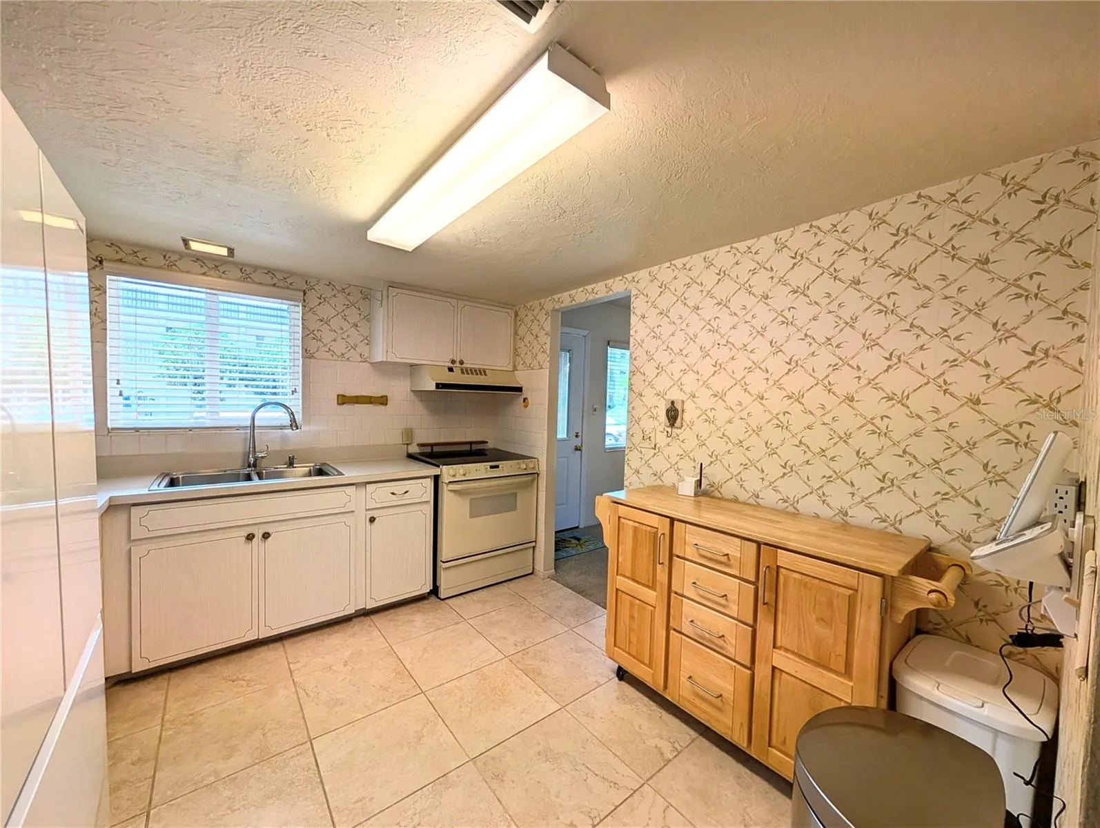 2303 SUNSET DR #H7, #H7