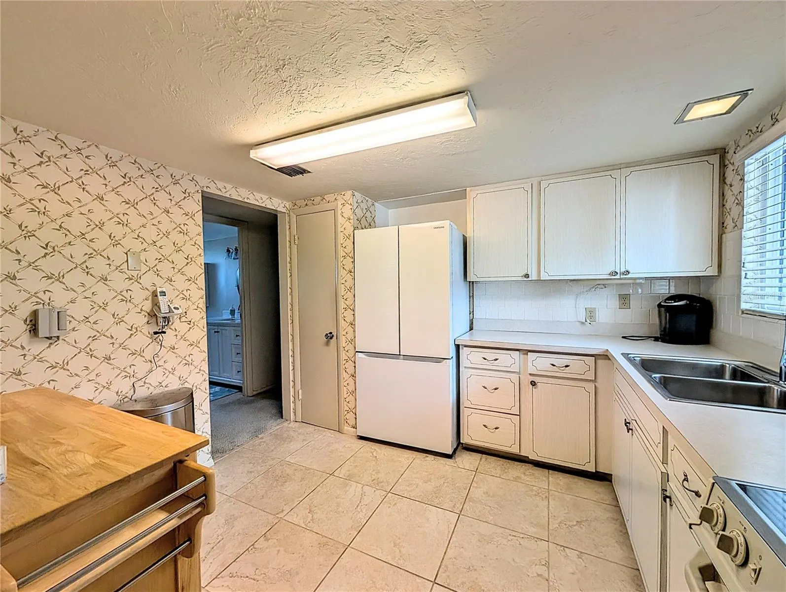 2303 SUNSET DR #H7, #H7