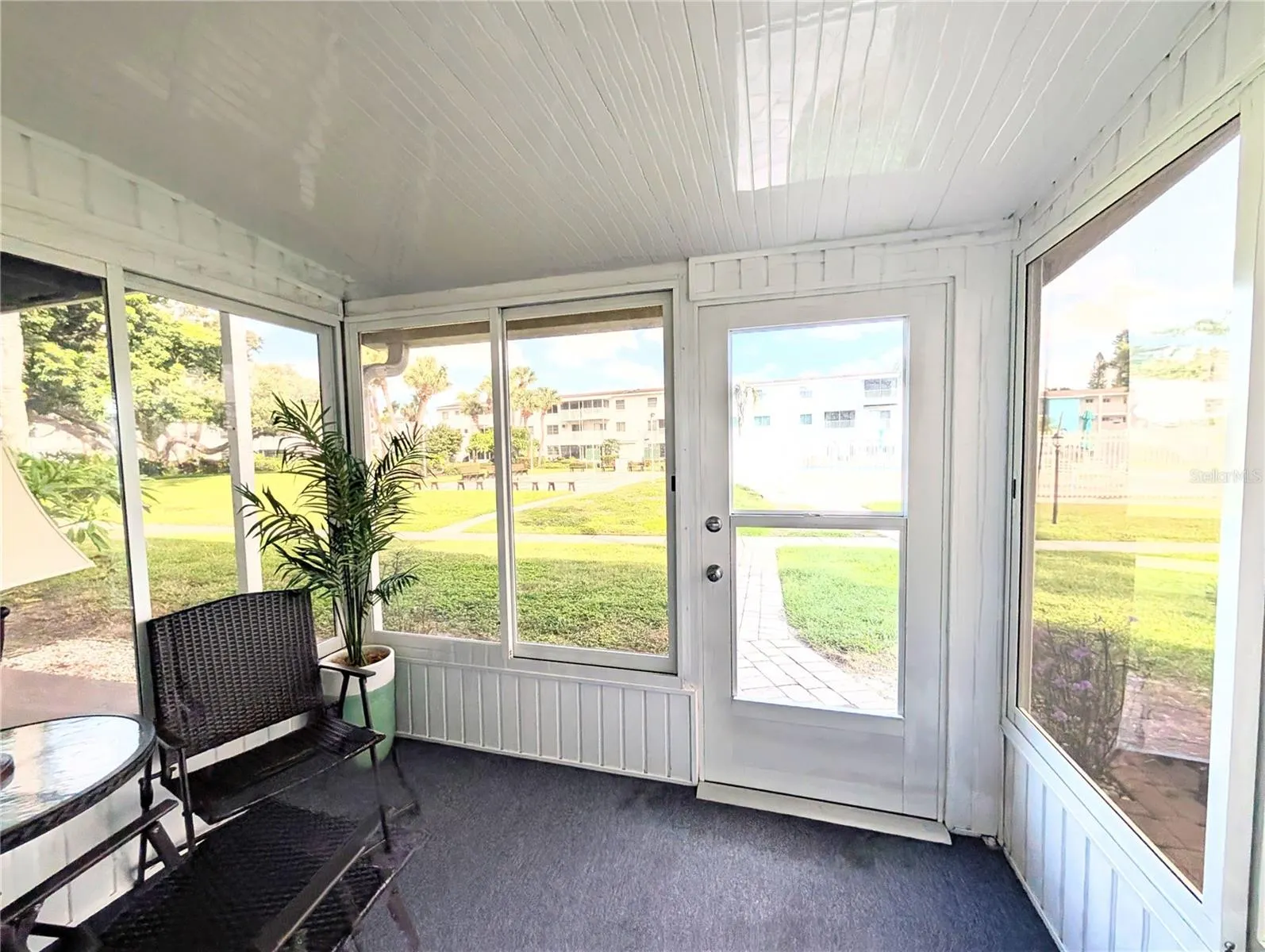 2303 SUNSET DR #H7, #H7