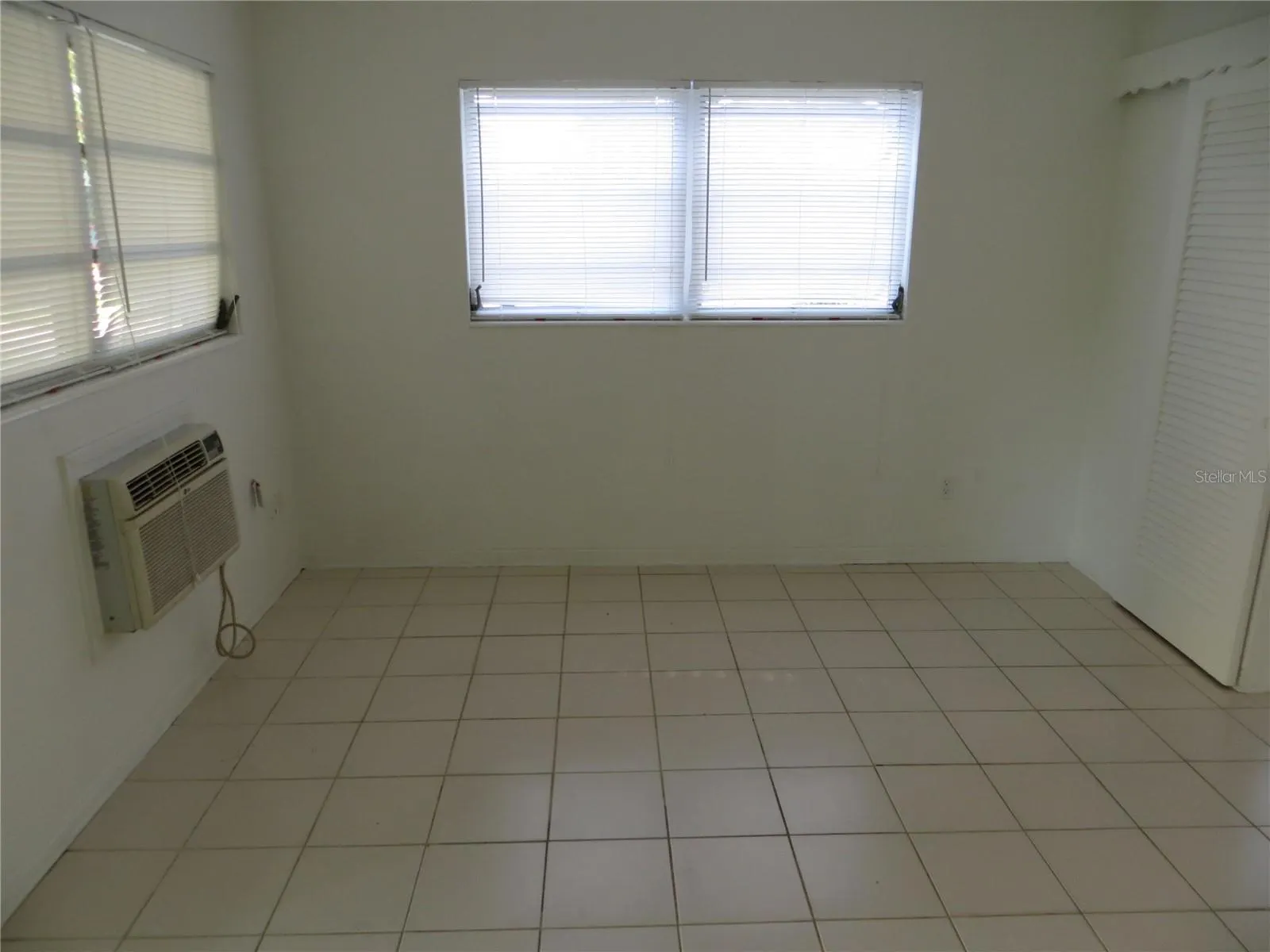 2321 15TH AVE W