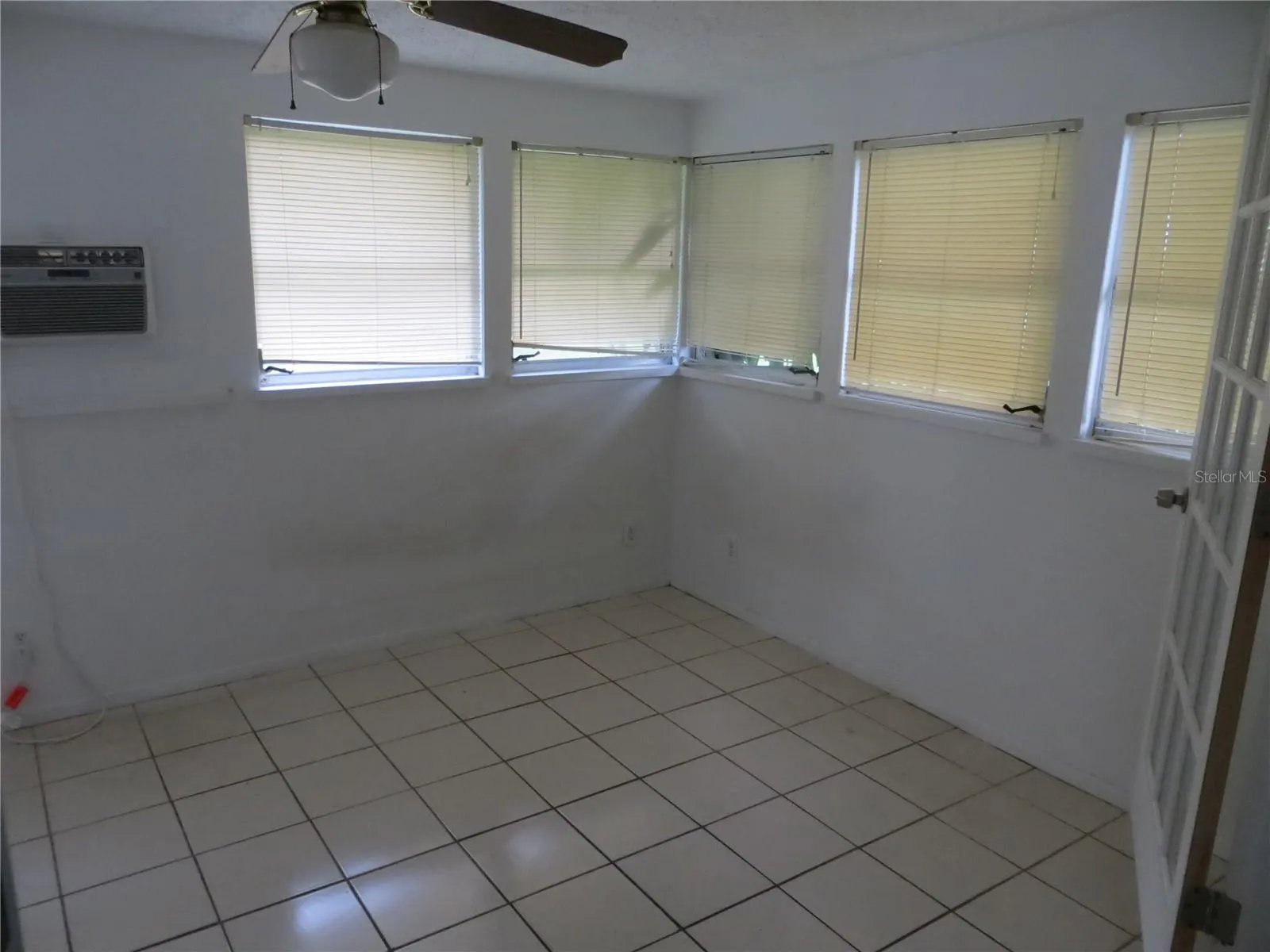 2321 15TH AVE W