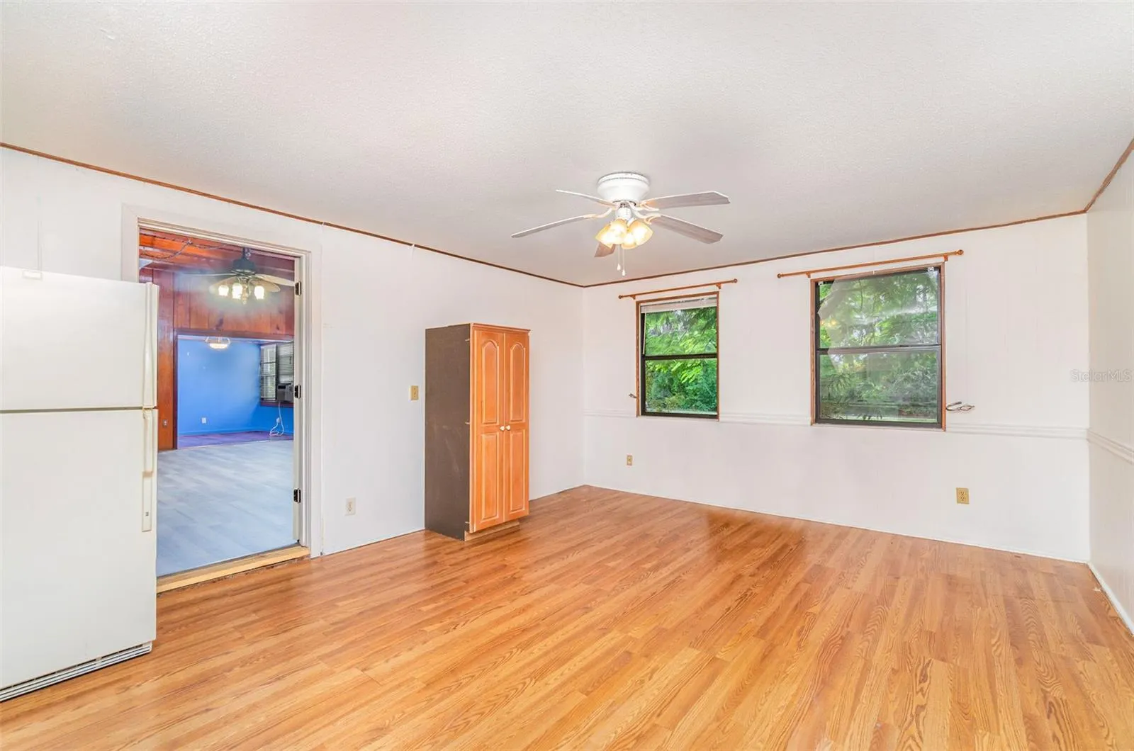 2729 BROADWAY