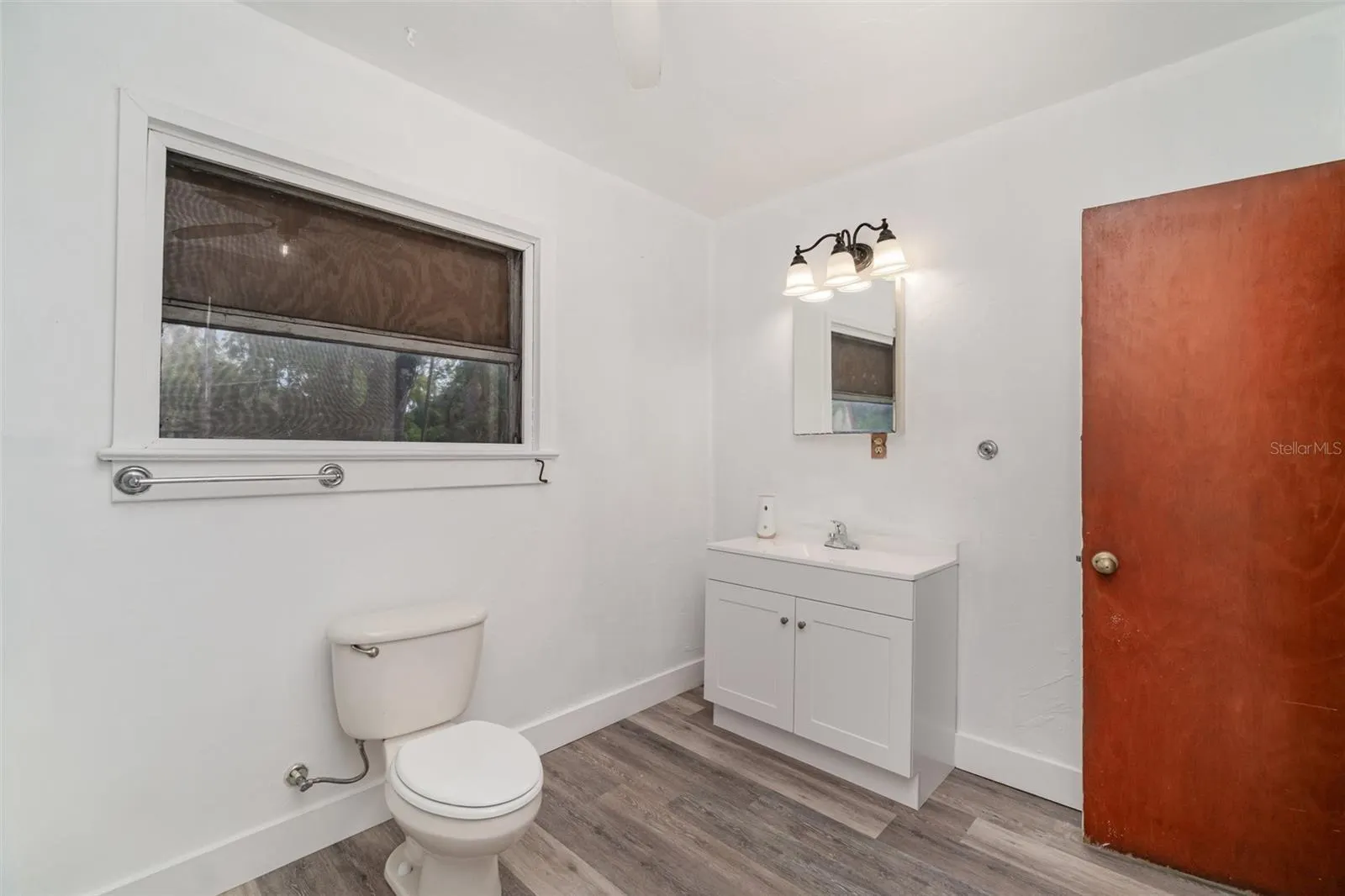 2729 BROADWAY