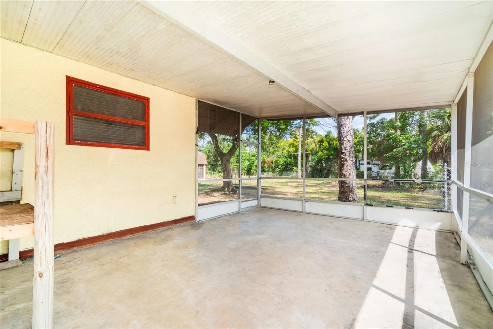 2729 BROADWAY
