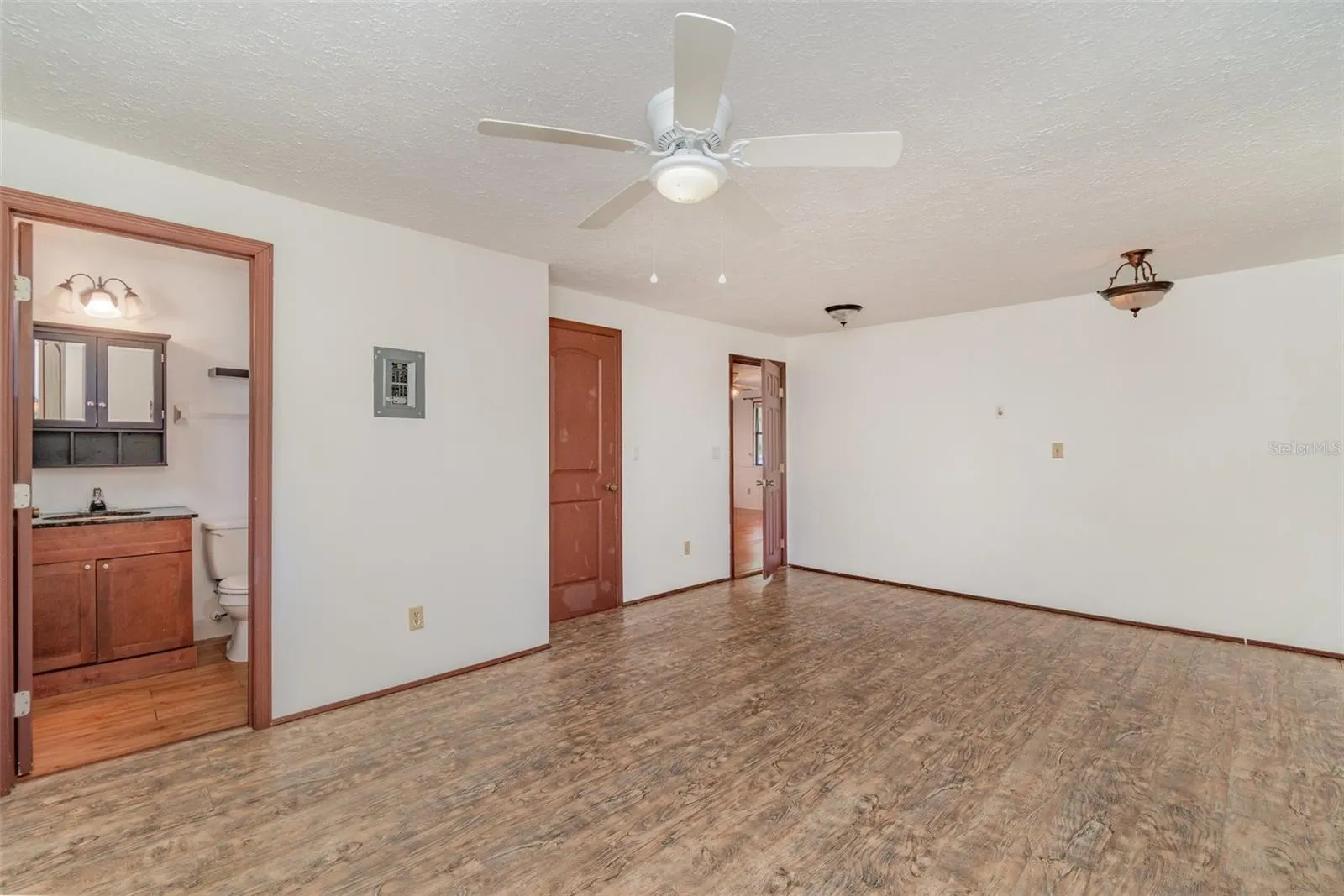 2729 BROADWAY