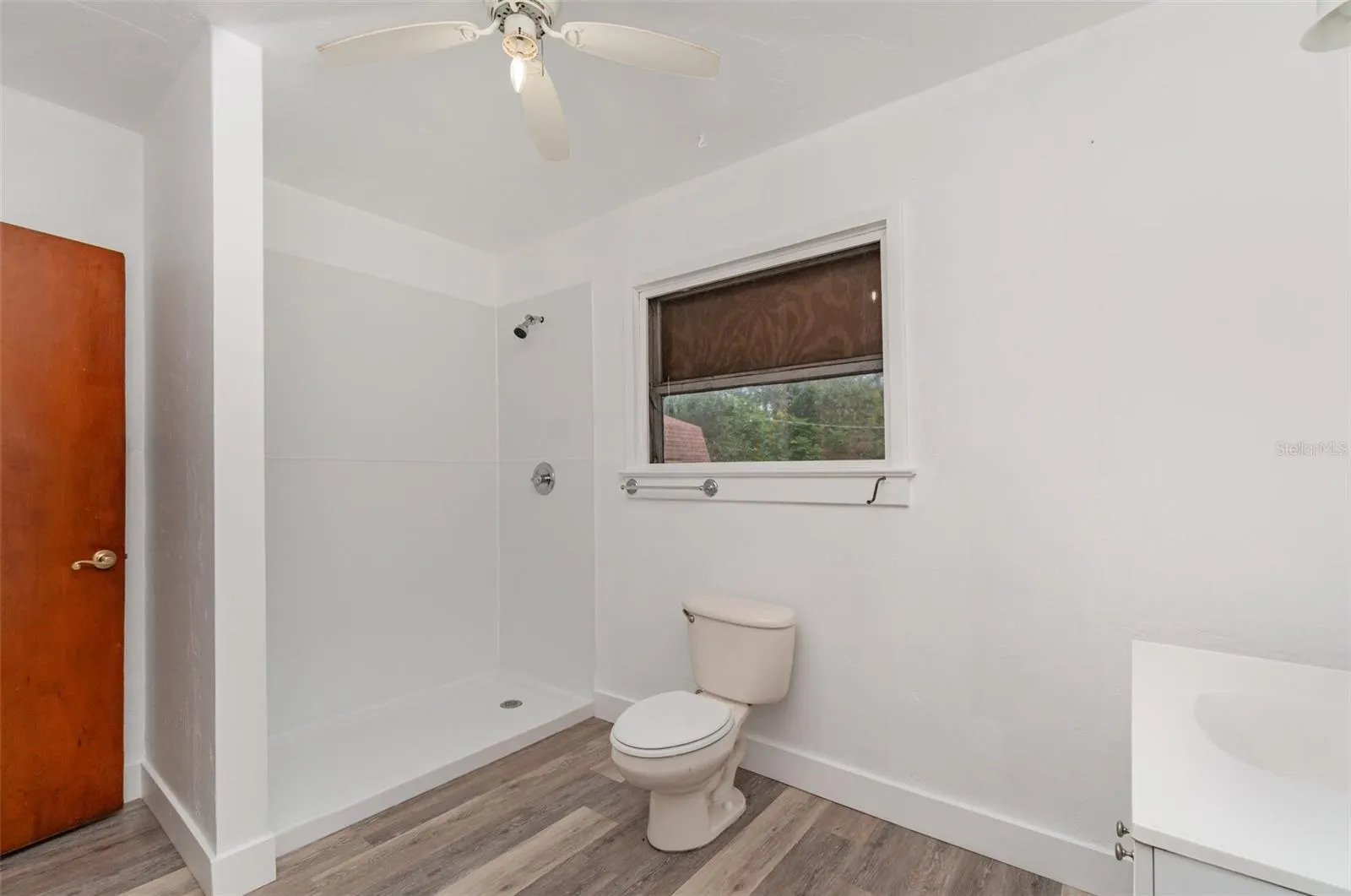 2729 BROADWAY