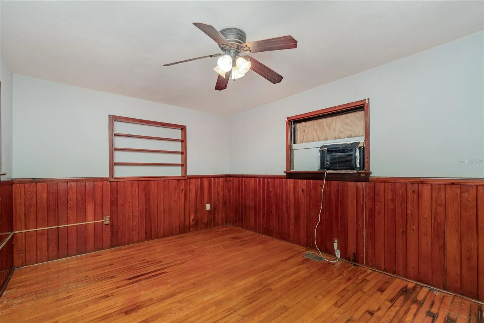 2729 BROADWAY