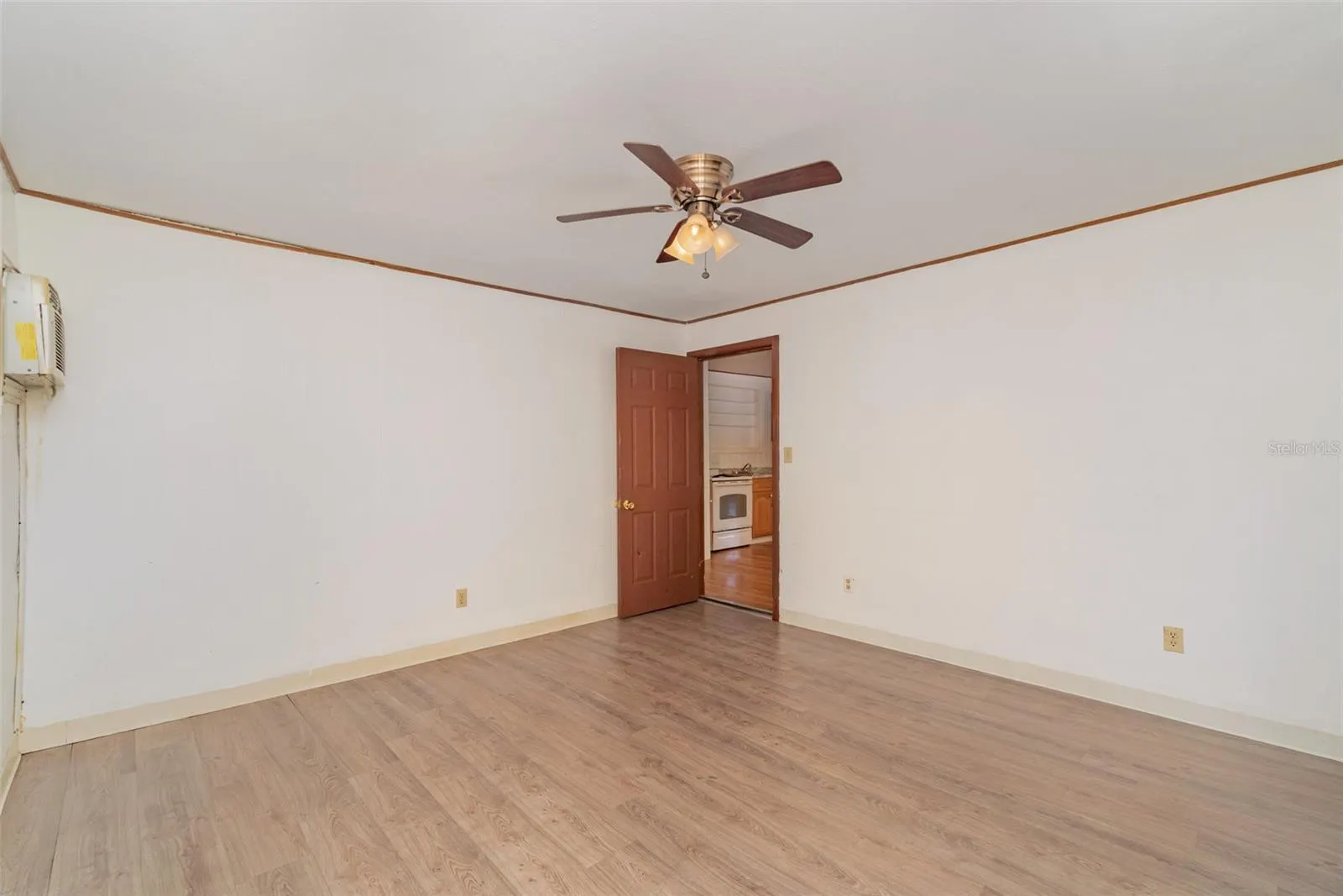 2729 BROADWAY