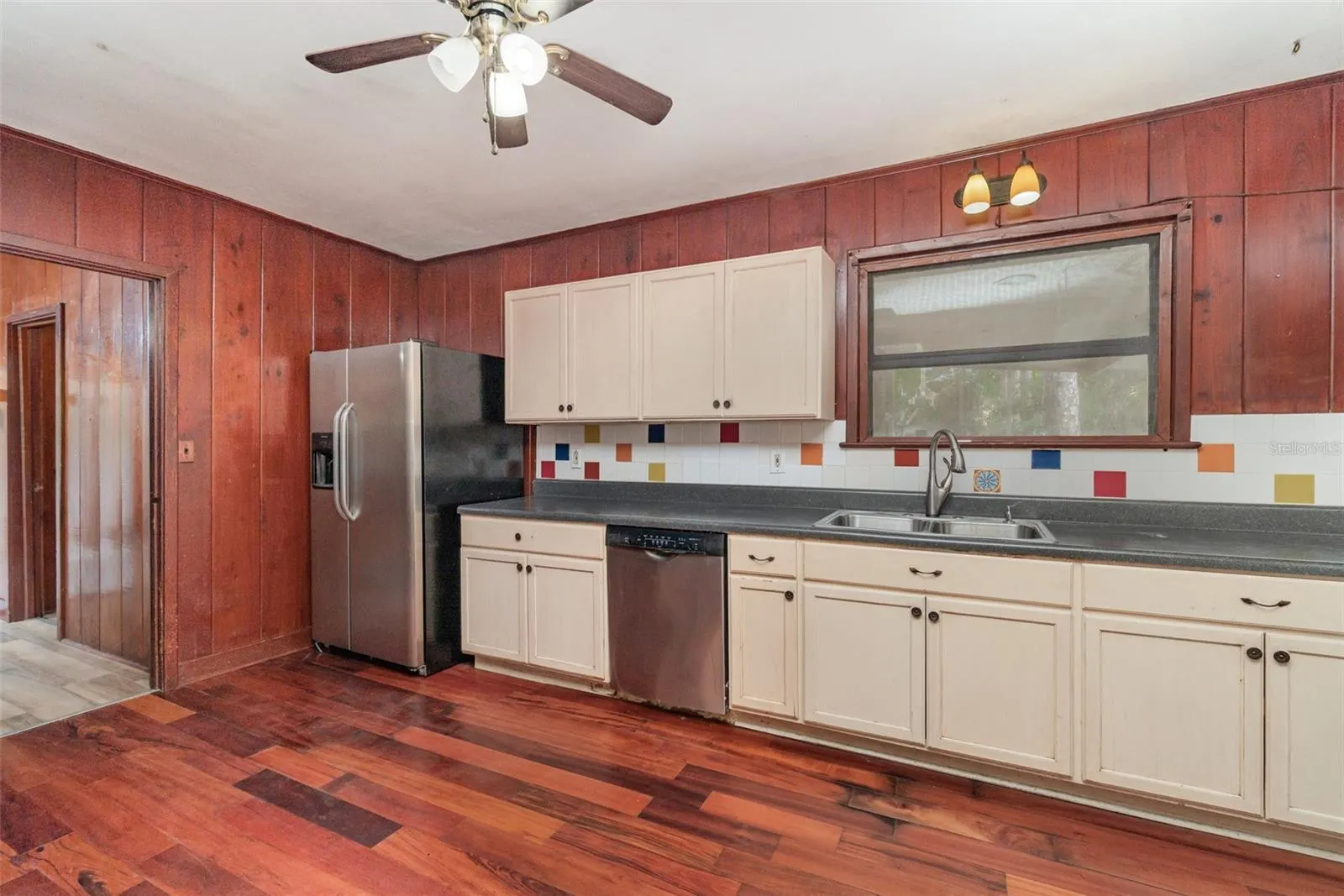 2729 BROADWAY