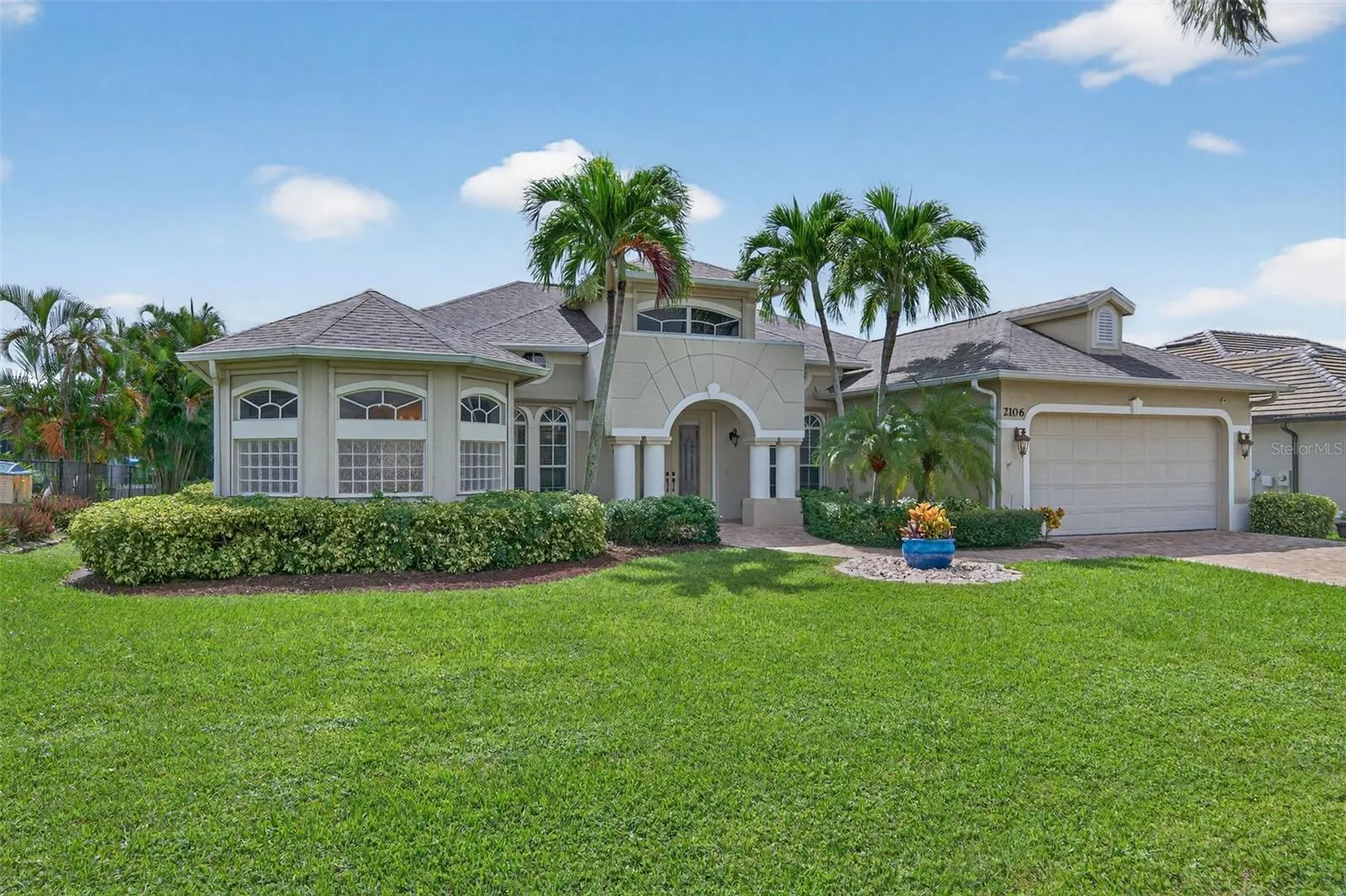 2106 SW 52ND ST