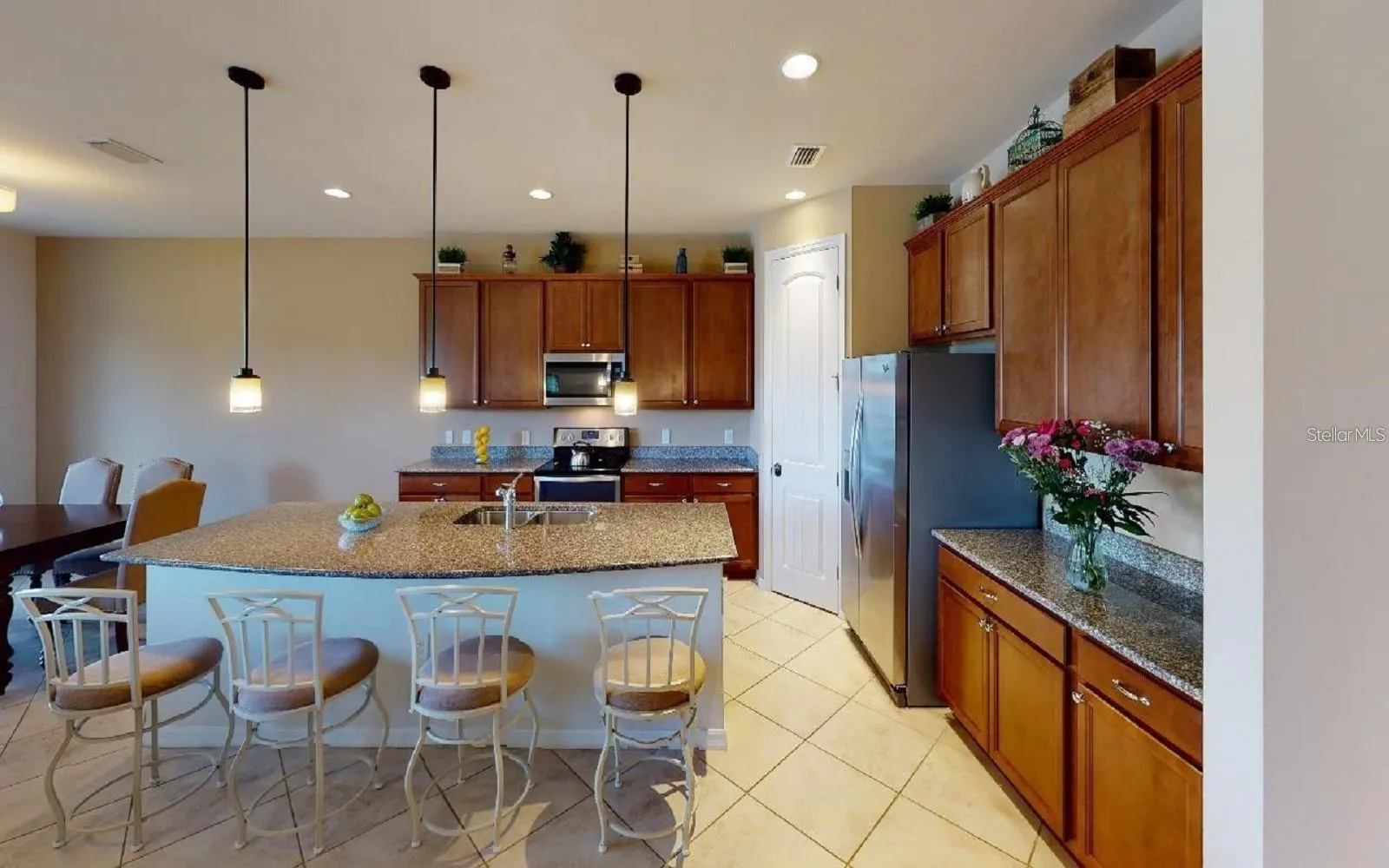 1907 BOTTLEBRUSH WAY