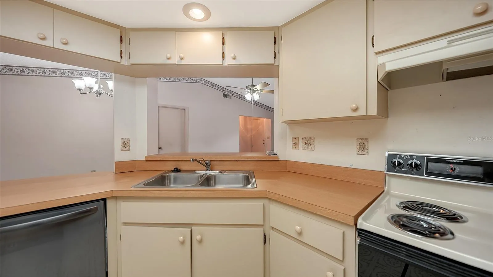 4152 CENTER POINTE CIR #58A, #58A