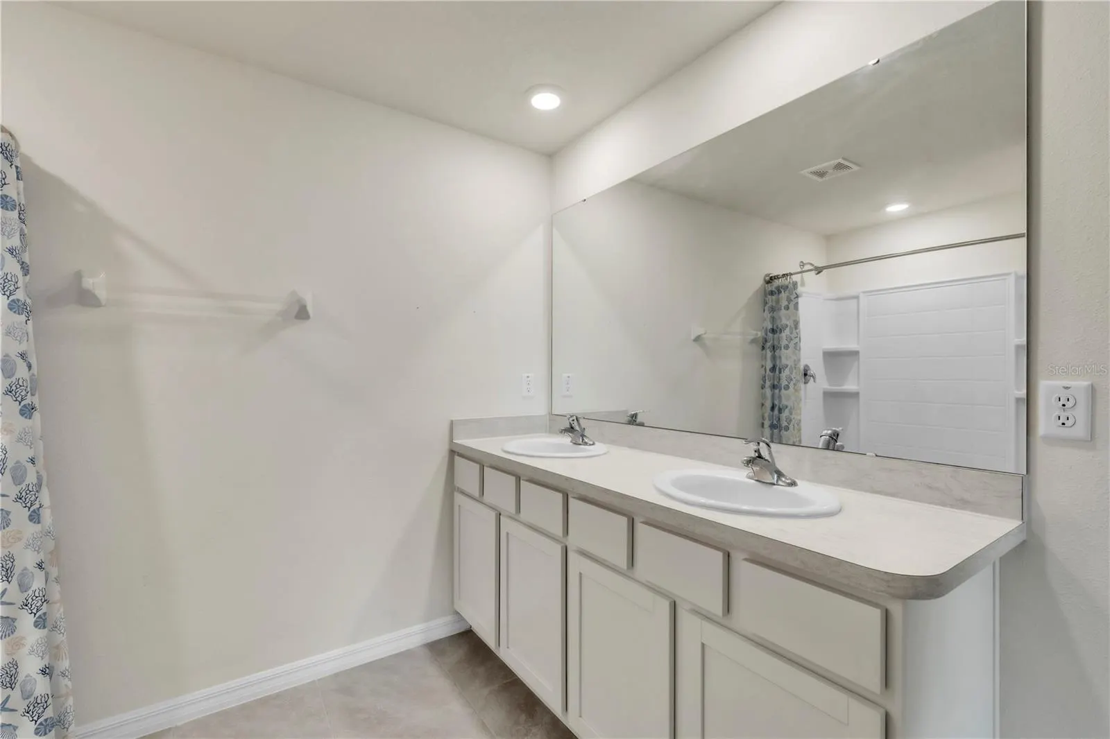 7518 ROSEWOOD GARDEN LOOP