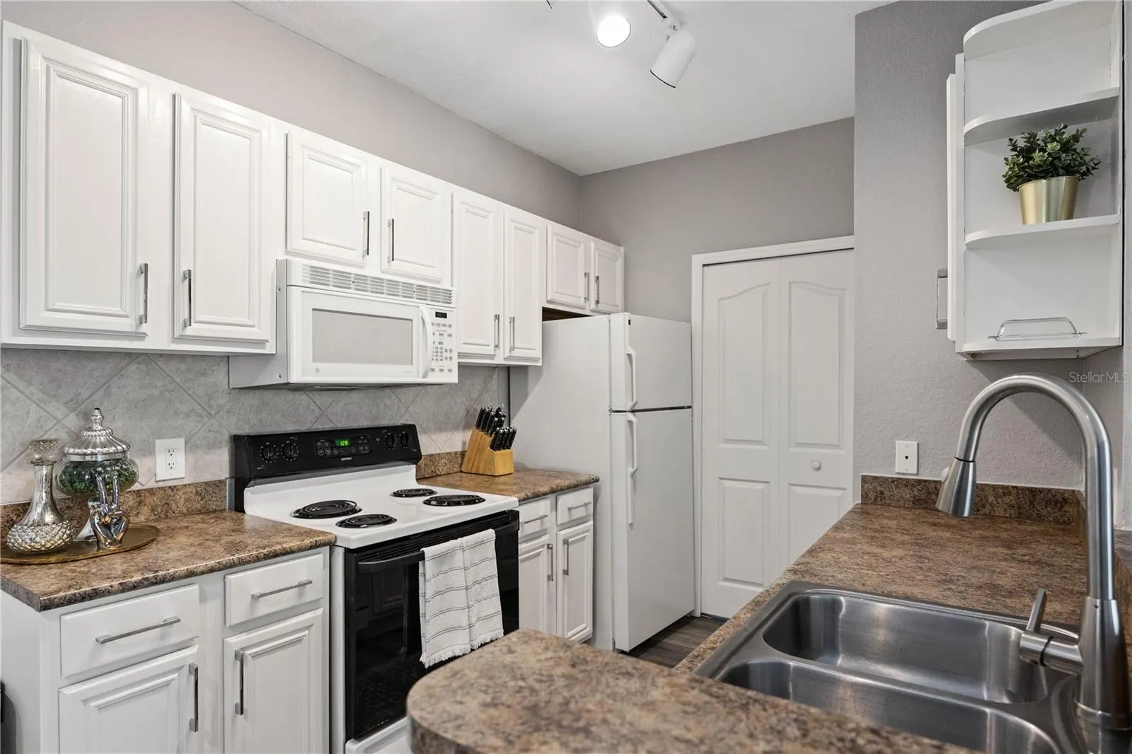 8341 38TH STREET CIR E #203, #203