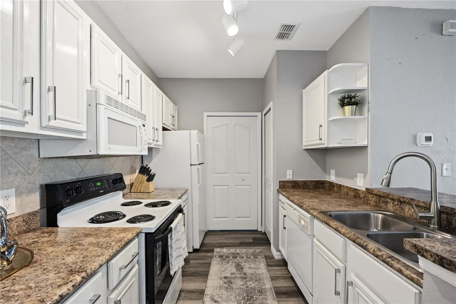 8341 38TH STREET CIR E #203, #203