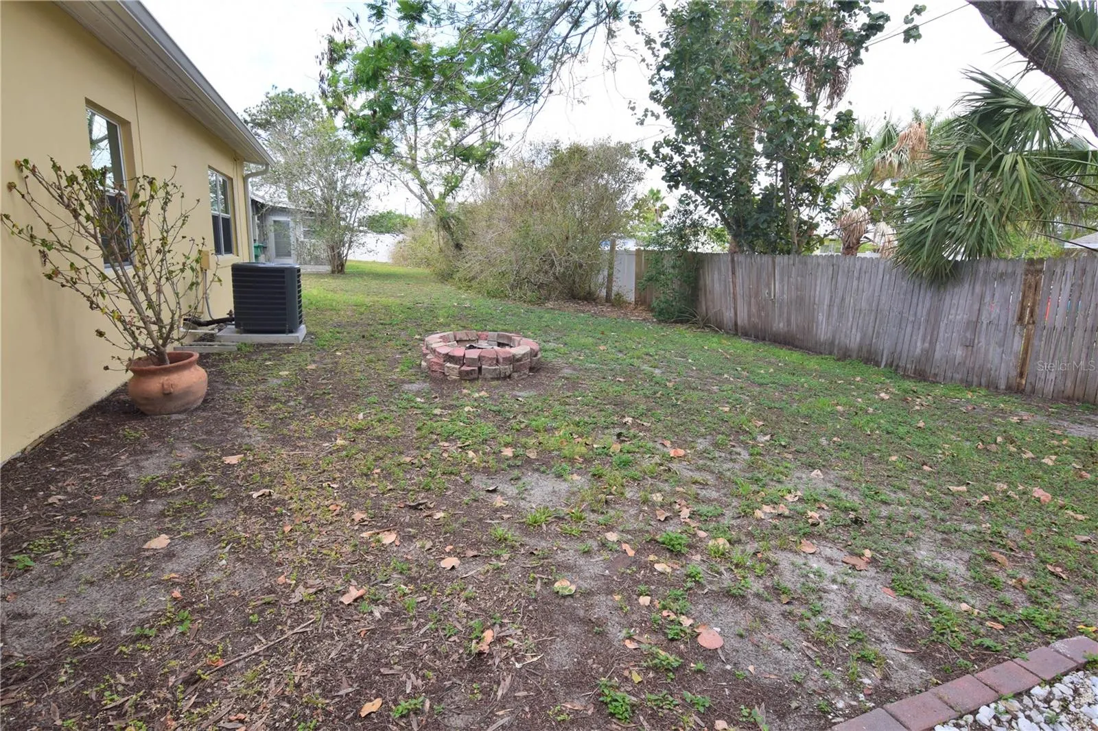 21572 EDGEWATER DR