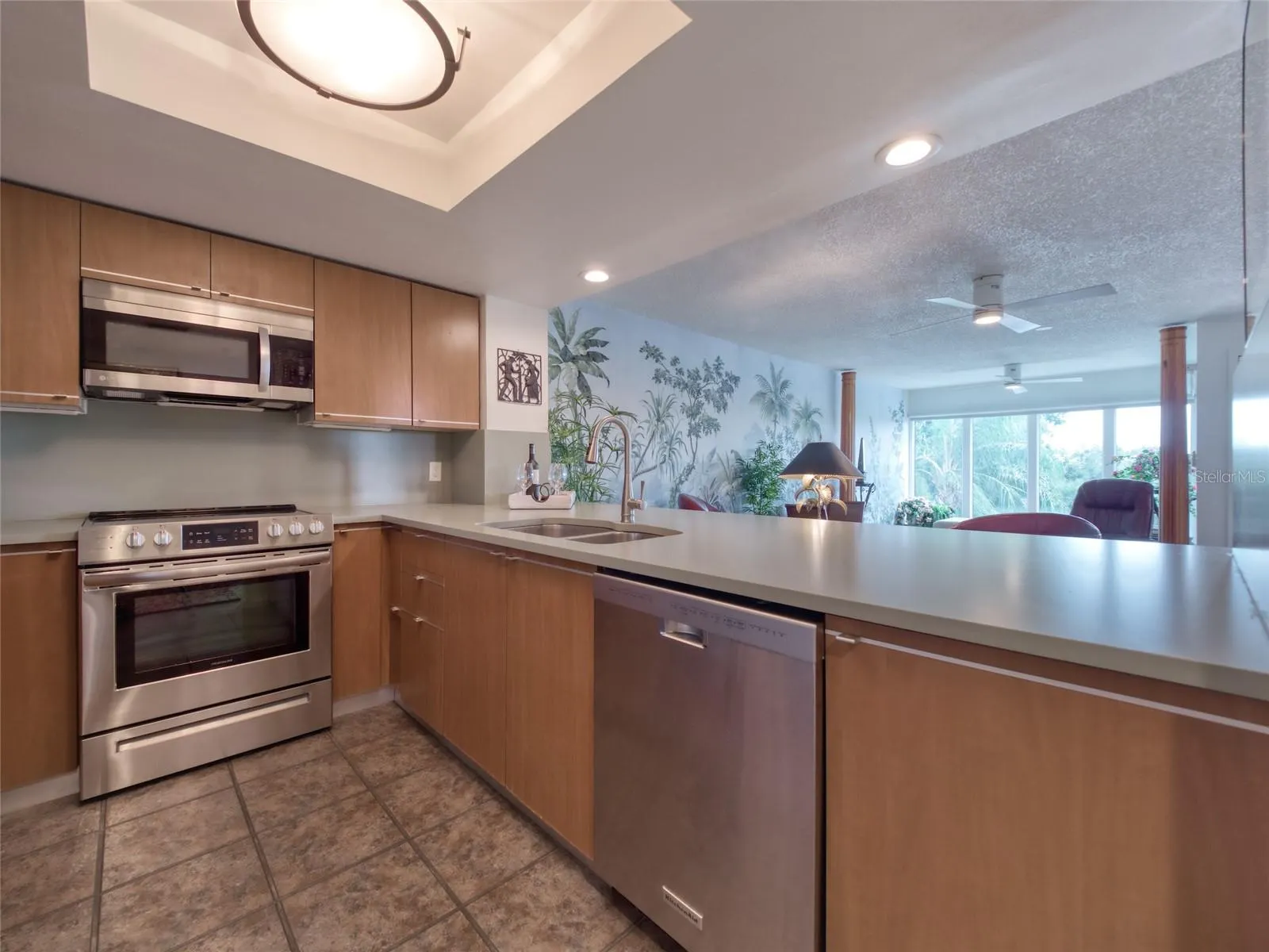 835 S OSPREY AVE #214, #214