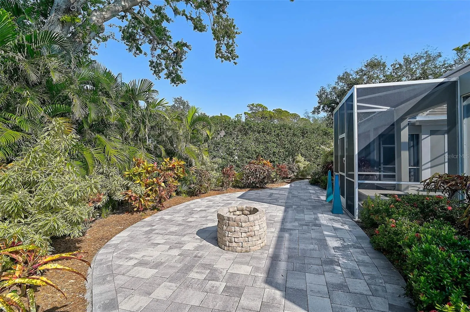 85 SUGAR MILL DR
