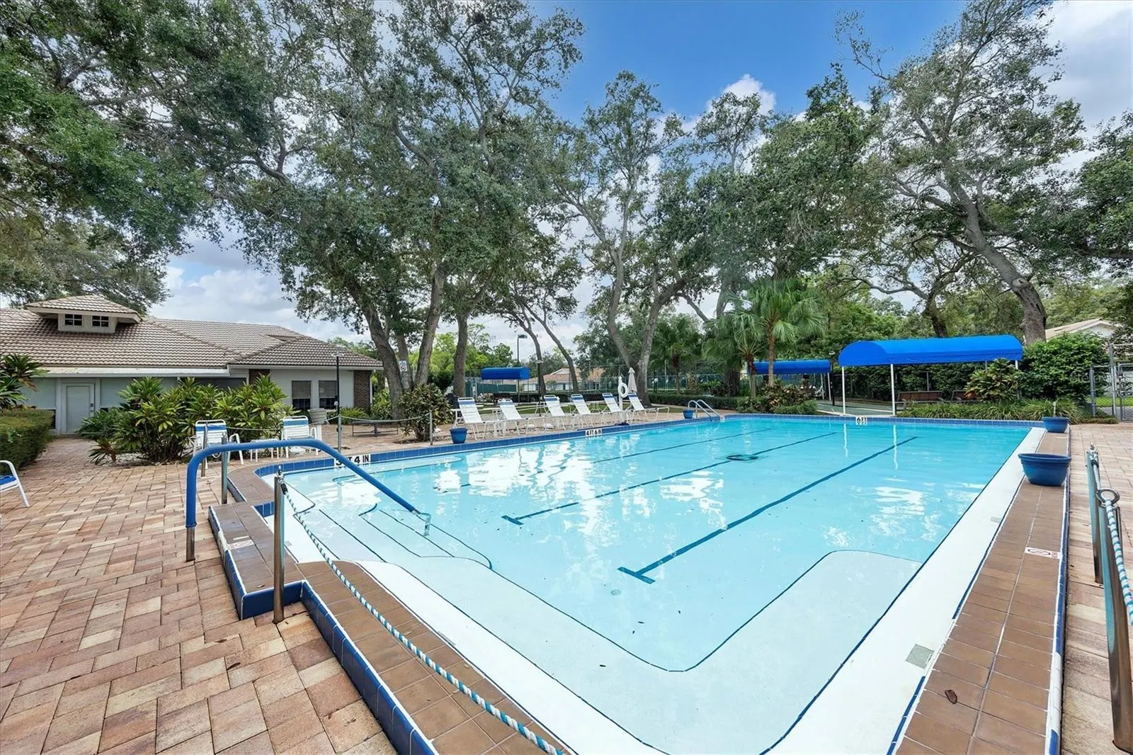 5517 GARDEN LAKES OAK