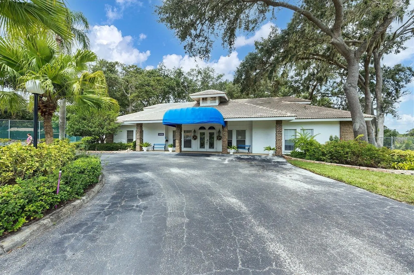 5517 GARDEN LAKES OAK