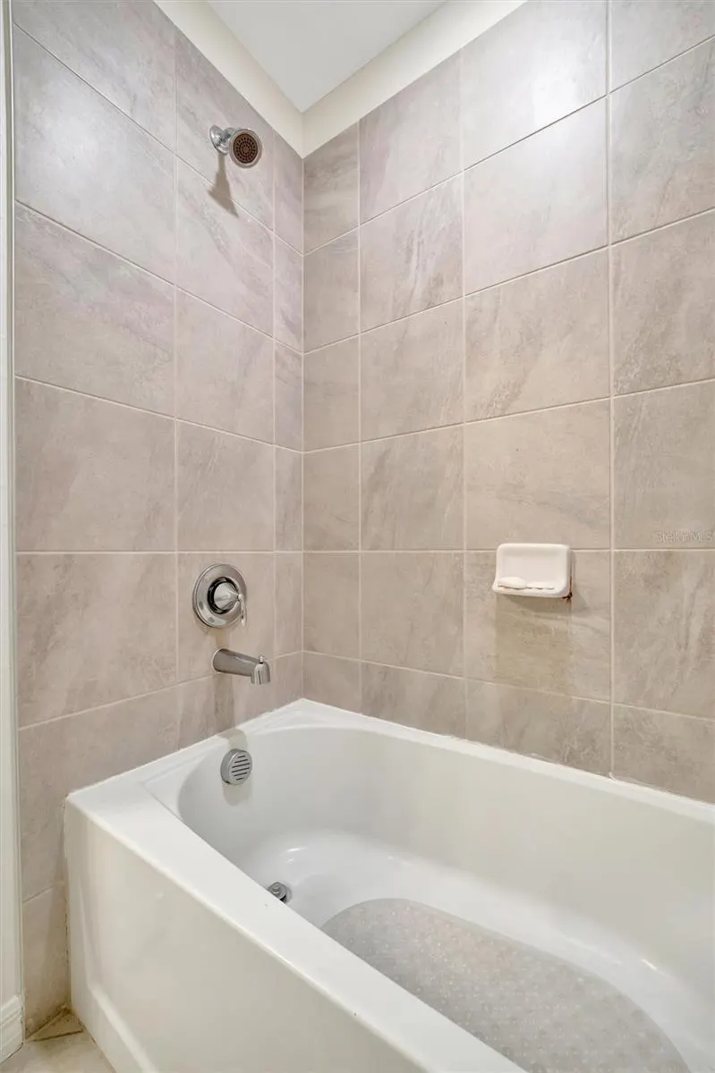17724 GAWTHROP DR #101, #101