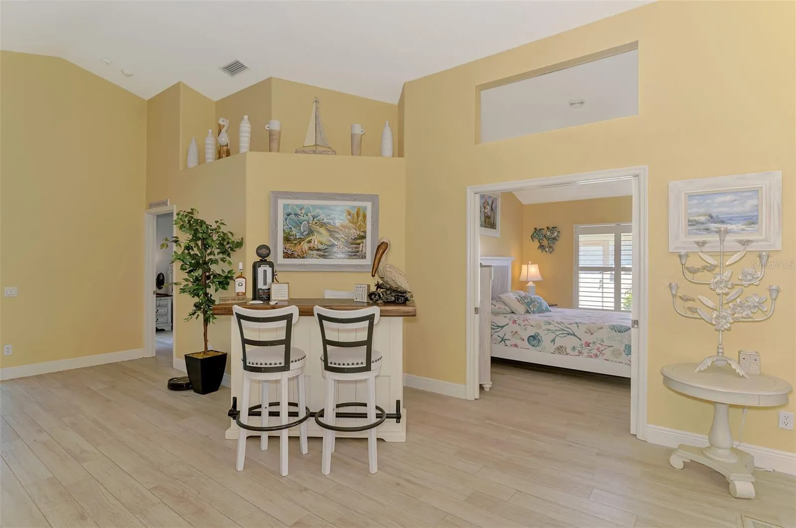 320 BERMUDA CT